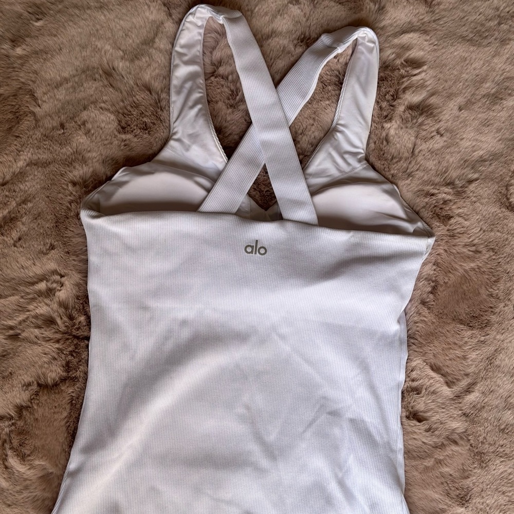 Alo yoga elevate tank